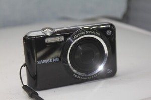 Samsung Digital Camera ES65 10.2MP Black Tested+ BUNDLE