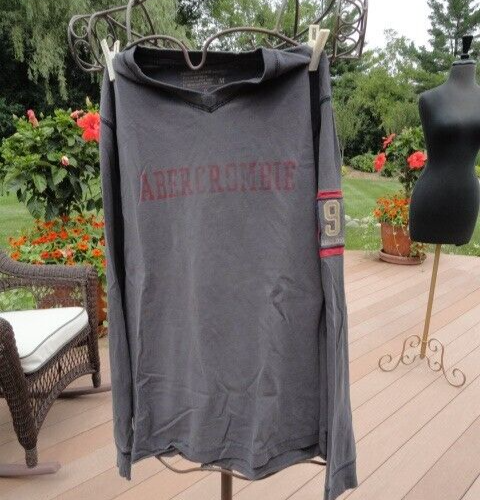 Vintage Abercrombie And Fitch blaues Langarmshirt V-Ausschnitt "9" am Ärmel Medium - Bild 1 von 8