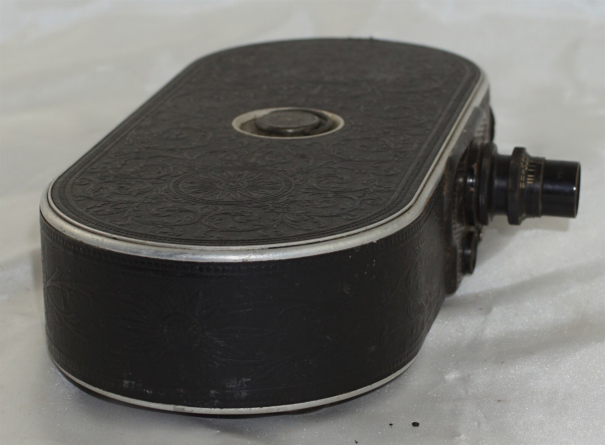 Bell & Howell Filmo No. 75 Decorated 16mm Cine Camera *Works Bell & Howell Filmo No. 75 Decorated 16mm Cine Camera *Works