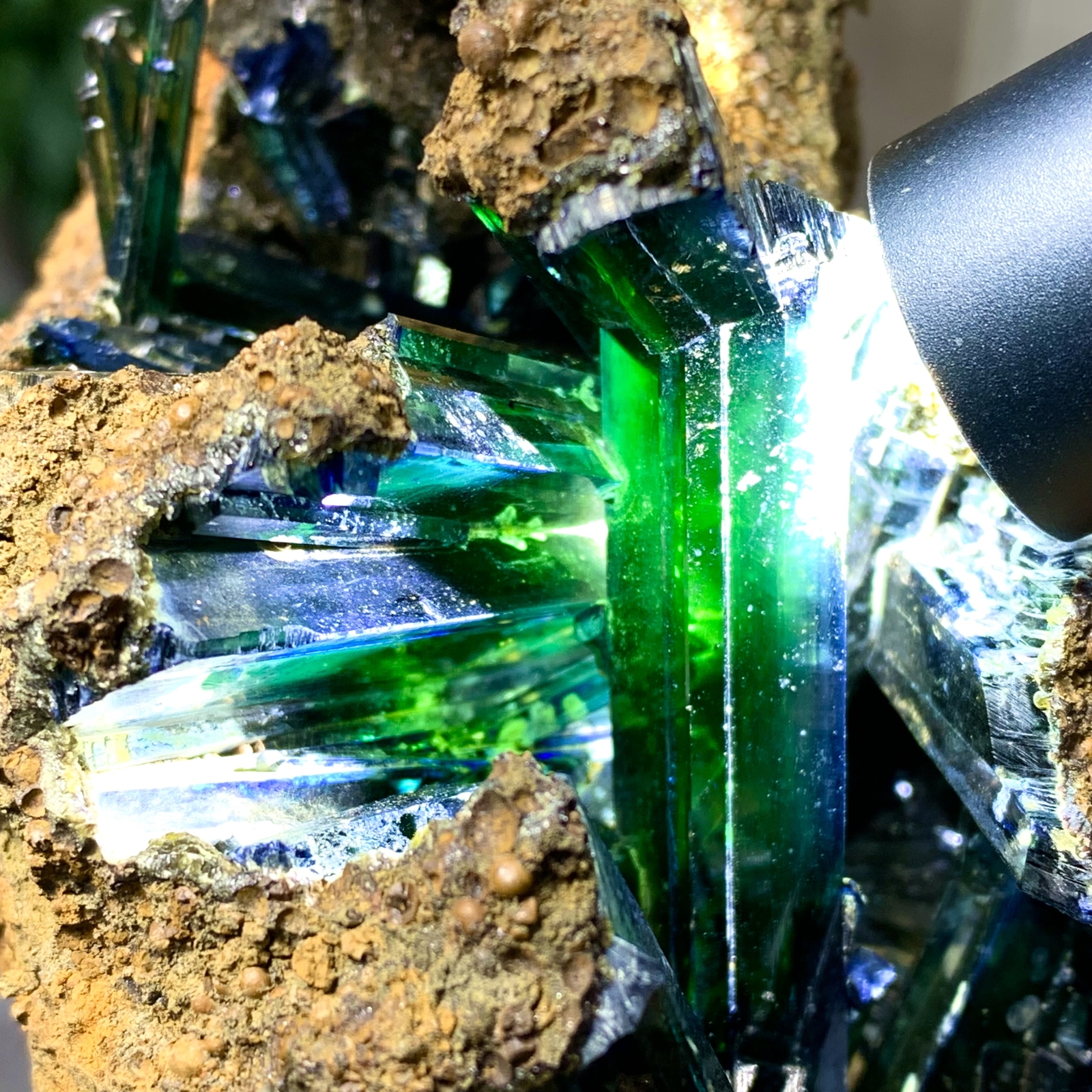 3.63LB Natural Vivianite ludlamite Quartz Crystal Mineral Samples /Brazil