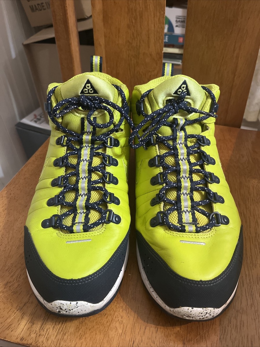 Nike ACG Lunar Macleay Size 12 Mid Boots DS Rare BRIGHT Neon