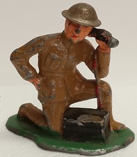 BARCLAY MANOIL LEAD TOY SOLDIER, KNEELING U.S. ARMY FIELD TELEPHONE OPERATOR
