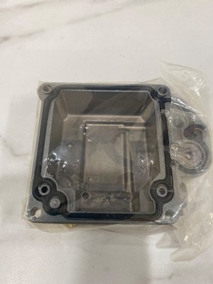 new old stick oem Tohatsu f15A/f15b2 float chamber/carb bowl 3R3-0322-1