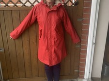 Rote Regenjacke von Derbe Gr. 38 Sehr Guter Z...