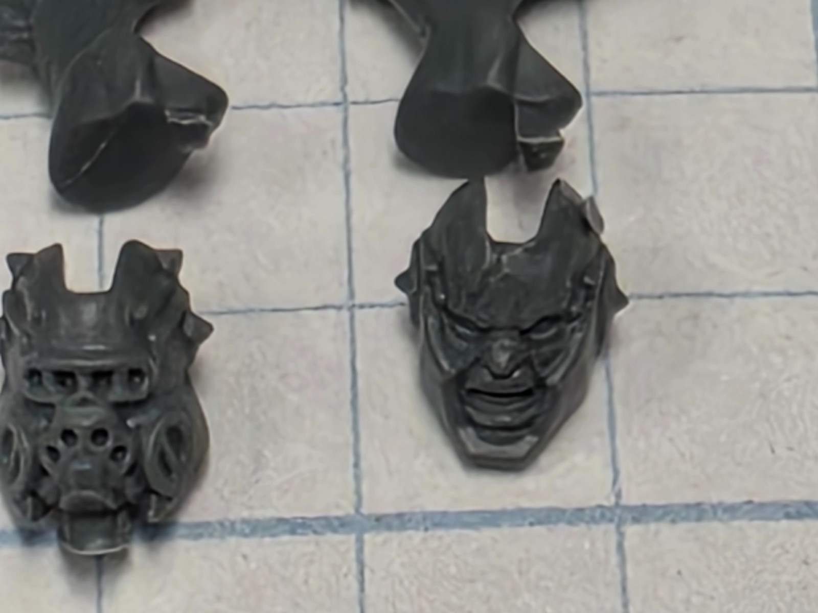 Necromunda Bits Goliath Forge Bosses Tyrant Head w Mohawk Male x2 #1518 ...