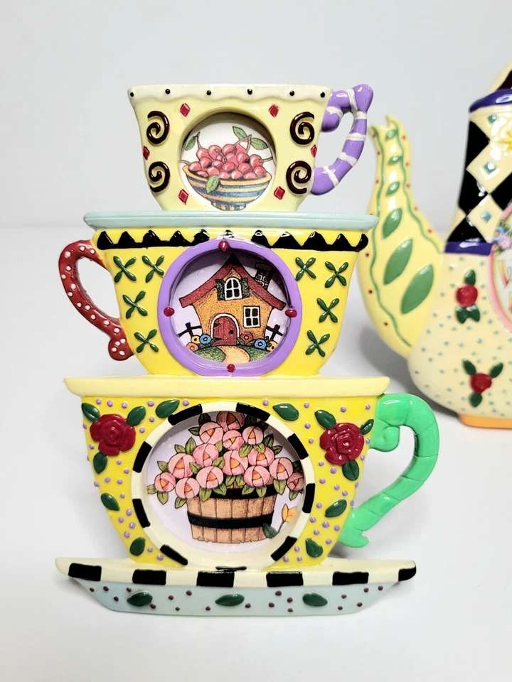 Tetera vintage y tazas de té apiladas en forma de marcos de fotos lindos coloridos 61/2" Foto 2 de 4