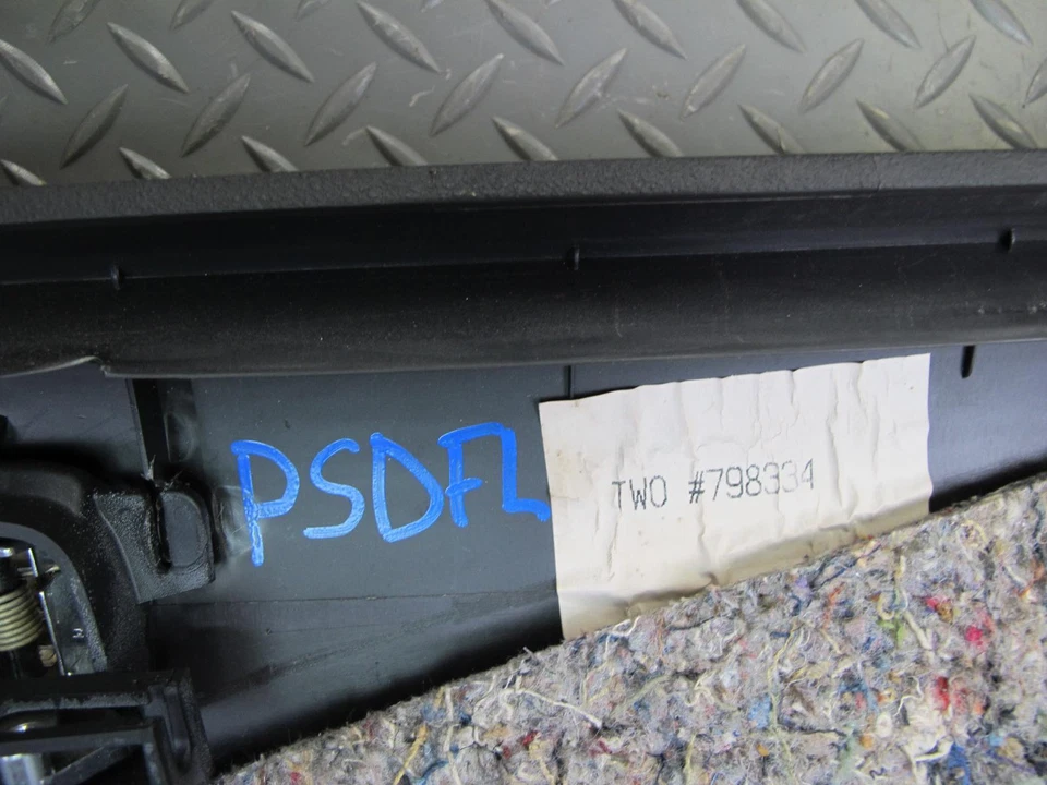 🥇2009 PONTIAC SOLSTICIO JUEGO DE 2 PUERTAS INTERIOR MOLDURA CUBIERTA PANEL NEGRO OEM Foto 2 de 4