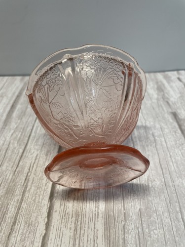 Vintage 1940s Pink Depression Glass Desert Glass - Picture 3 of 4
