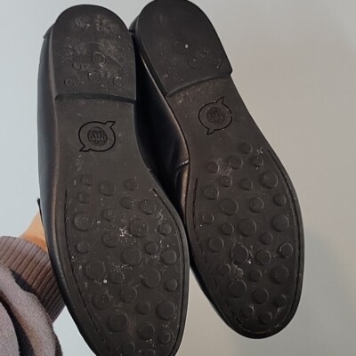 Born Barnstable Black Leather Slip On Moc Toe Loafers Shoes  display picture 1