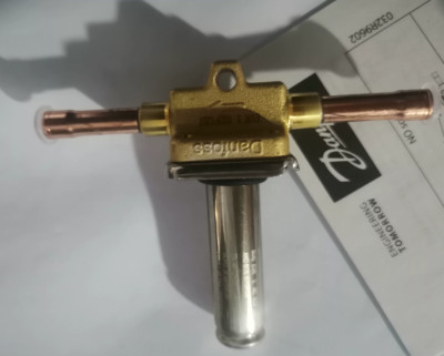 1PC NEW Danfoss 032F1207 EVR 3 Solenoid Vana 6mm Free Shipping