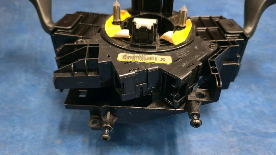 FORD MUSTANG 2005-2009 CONJUNTO DE INTERRUPTORES MULTIFUNCIÓN DE DIRECCIÓN OEM Foto 3 de 4