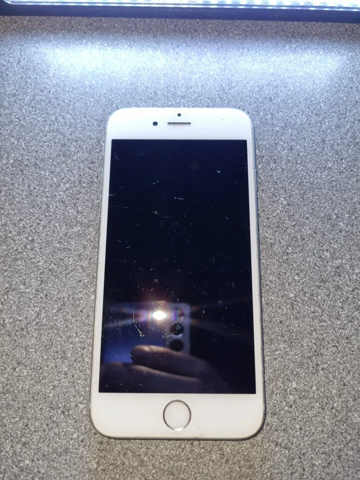 Apple iPhone 6s A1688 32GB Silver Unlocked - Grade C, BH 83%, AA4113 - Image 2 of 4