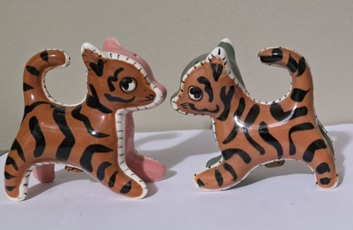 Vtg Napco Salt and Pepper Shakers Tiger Cat Stitched Quilted Green Pink Stripe - Picture 7 of 7