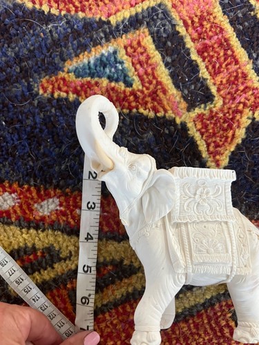 Vintage Toy two Elephant Heavy Plastic Animal Figurines - Picture 2 of 10