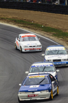 James Thompson Woodkirk Peugeot Peugeot 405 Mi16 leads a group of - 1994 Photo
