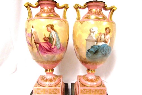 Hand Painted Porcelain Table Lamp Signed Decorated W/ Puti, Sculpturist Artist - Picture 8 of 12