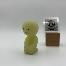 SMISKI Series 2 Kneeling GLOW IN THE DARK Figure Dreams Japan
