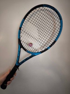 Babolat Pure Drive 25 Junior Tennisschläger (63 cm) + Donut-Dämpfer