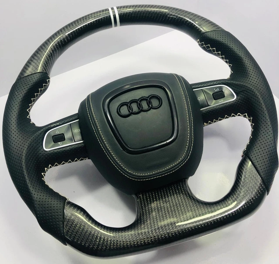 Volante inferior plano fibra carbono Audi A4/A5/A6 diseño deportivo línea S Foto 3 de 4