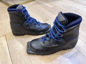 Nordic 75mm 3-Pin Cross Country Ski Boots Black Blue Marbled EU 40 Retro Touring Cross Country Ski Boots 75mm | eBay main image 2