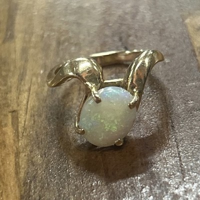 14 Karat Gold Feueropal gewellter Ring freie Form Größe 6 3,65 Gramm
