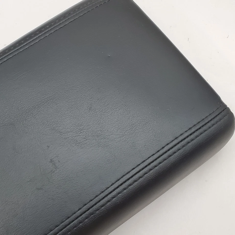 Крышка подлокотника крышка центральной консоли GMC Acadia / Buick Enclave от оригинального производителя черная - Изображение 4 из 4