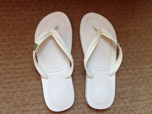 dupe flip flops gel