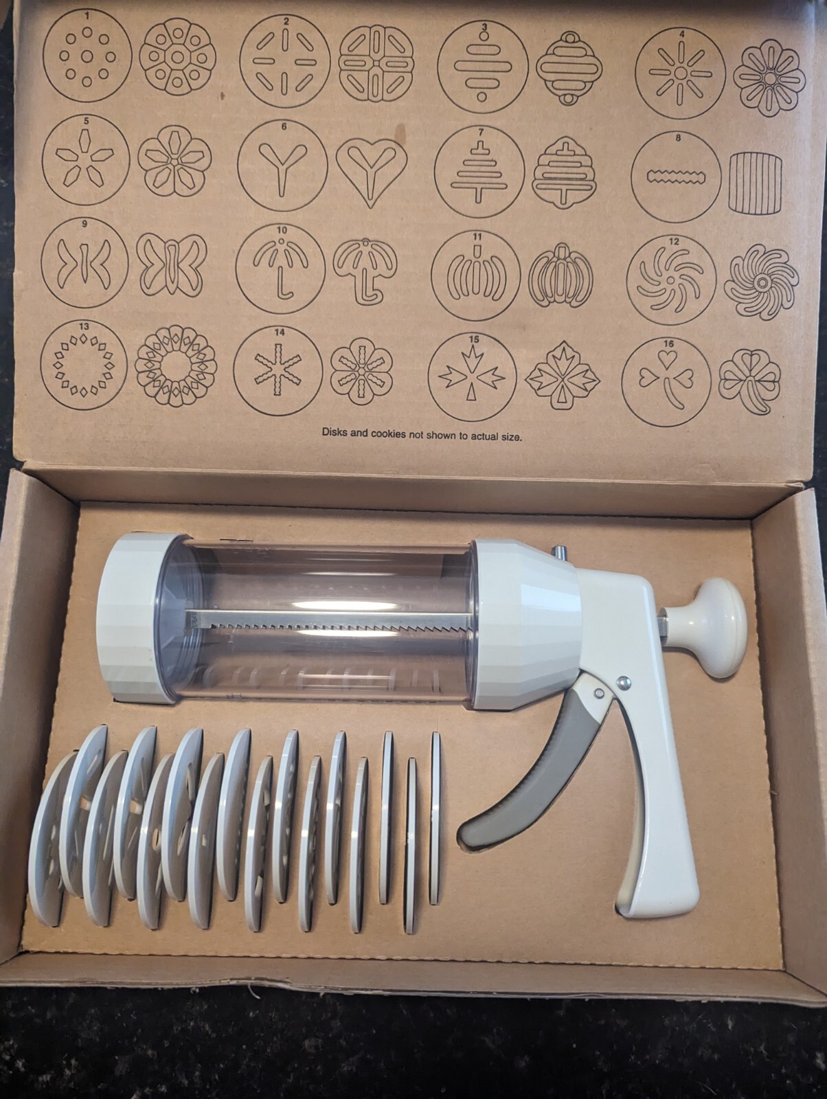 The Pampered Chef 1525 Cookie Press with 16 Discs White eBay