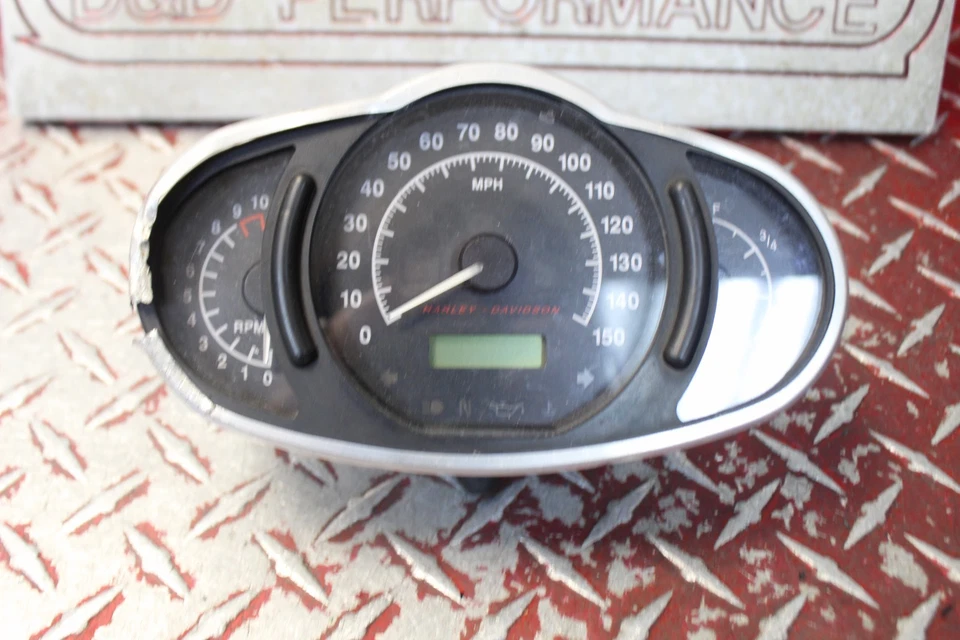 Harley Vrod V-Rod 2006 VRSCA velocímetro fabricante original medidores tacómetro 34 k millas ver descripción VR28 Foto 2 de 4