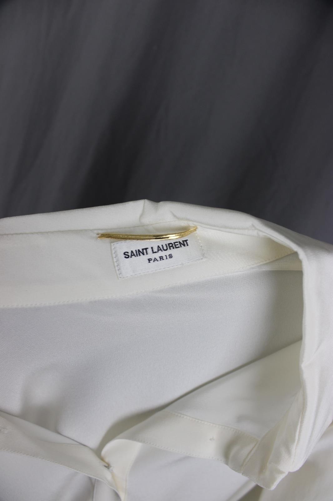 Top Saint Laurent nuovo con etichette avorio 100% seta bottoni manica lunga volant 38 US 6