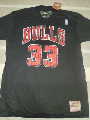 Chicago Bulls Scottie Pippen # 33 Mitchell & Ness T-Shirt-Black