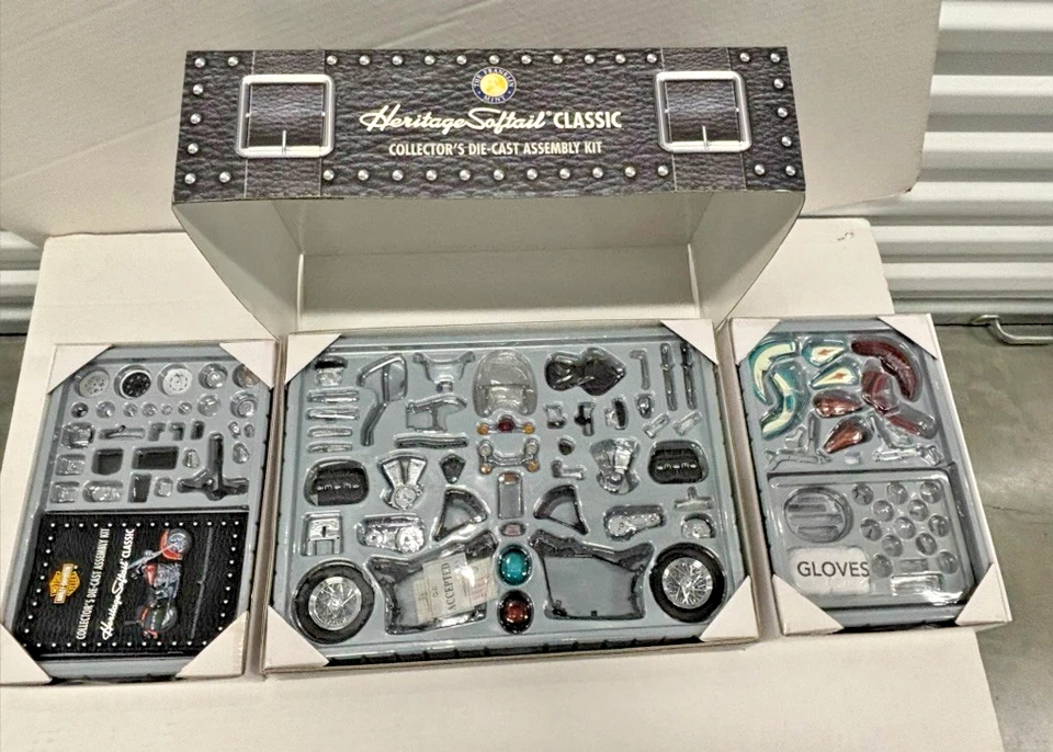 Franklin Mint 2000 Harley Davidson Heritage Softail Die Cast Assembly Kit NIB - Image 3 of 4
