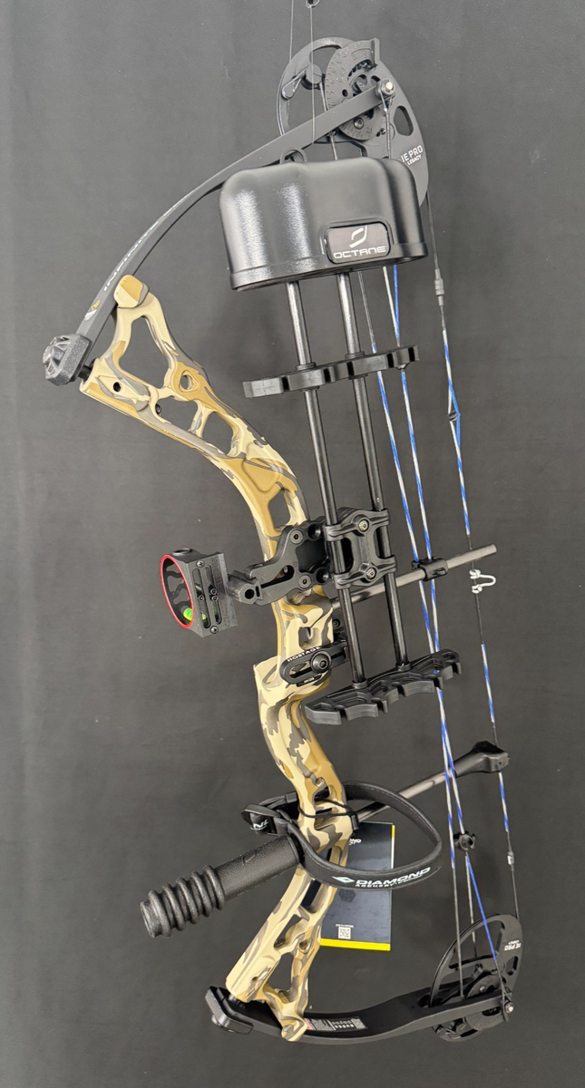 Diamond Archery Infinite Edge Pro Right Handed Hunting Bow Mossy