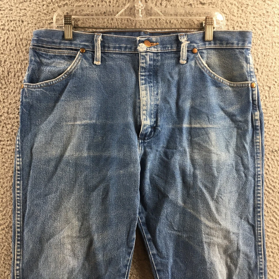 Pantalones de mezclilla Wrangler corte vaquero para hombre 38x32 azul algodón tiro alto cremallera informales Foto 2 de 4