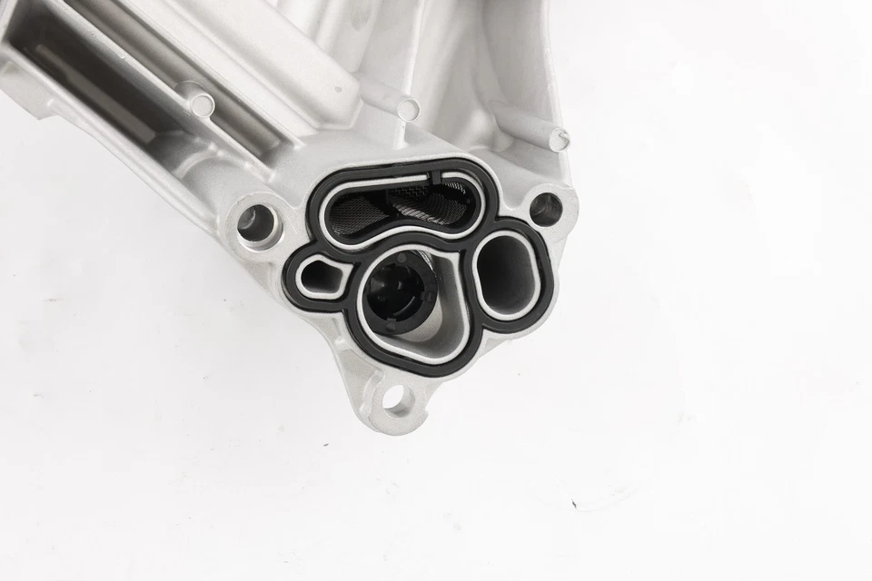 68624177AA Engine Oil Cooler Filter Housing For 2014-19 Ram 1500 3.0L V6 DIESEL Foto 3 de 4