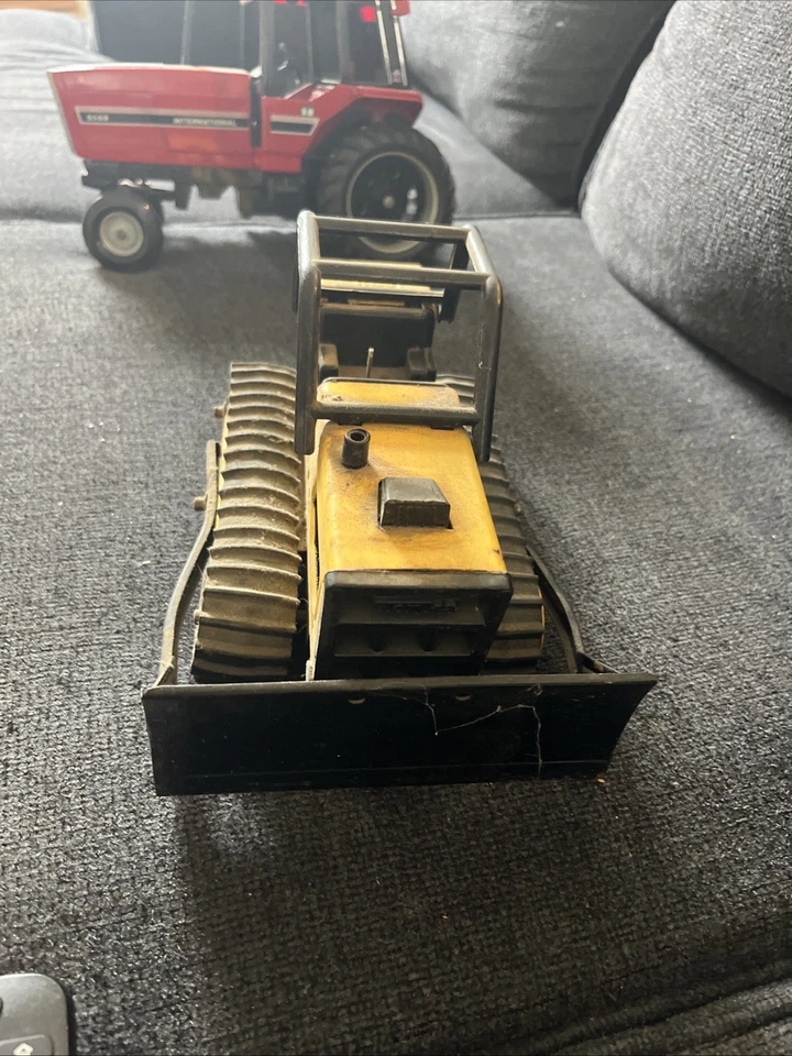 1970's Vintage Tonka T6 Bulldozer With Roll Cage and Rubber Tracks Crawler Dozer - Image 2 of 4