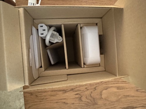 NEW Ubiquiti USW-Ultra-210W UniFi Compact 8-Port PoE+ Switch - Picture 4 of 7
