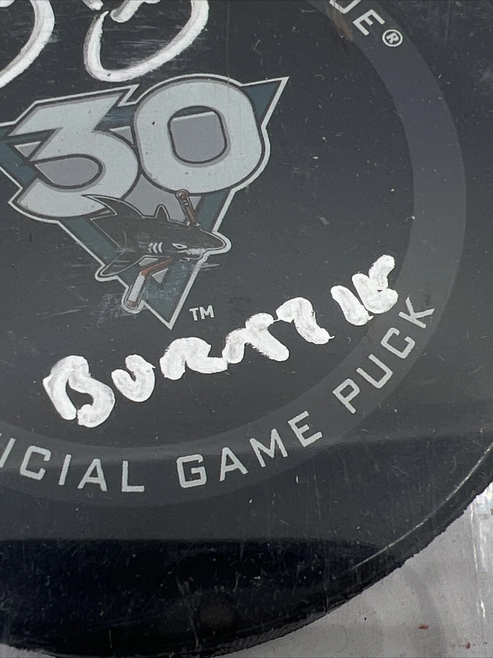 Disco de juego oficial firmado por Brent Burns NHL Foto 3 de 4