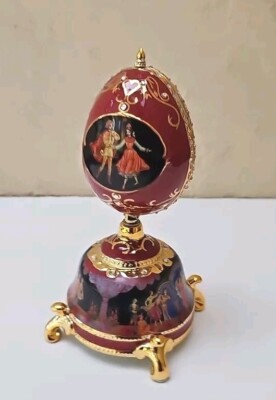 Clara and The Nutcracker Ballet 6'' Musical Egg Ardleigh Elliott *Missing Dancer*