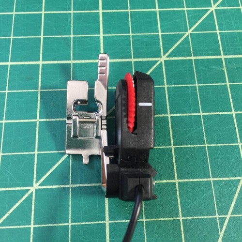 Husqvarna Viking Buttonhole Sensor Foot for Models from groups 1, 6 & 7 - Picture 2 of 6