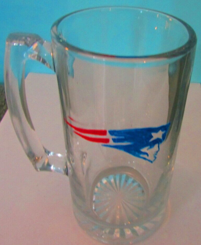 24 0z Beer Mug with hand painted Patriots logo.