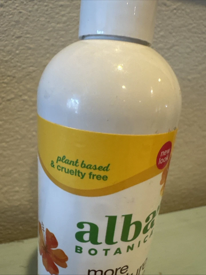 Acondicionador Alba Botanica More Moisture - Leche de coco 12 fl. oz. Crema Foto 2 de 4