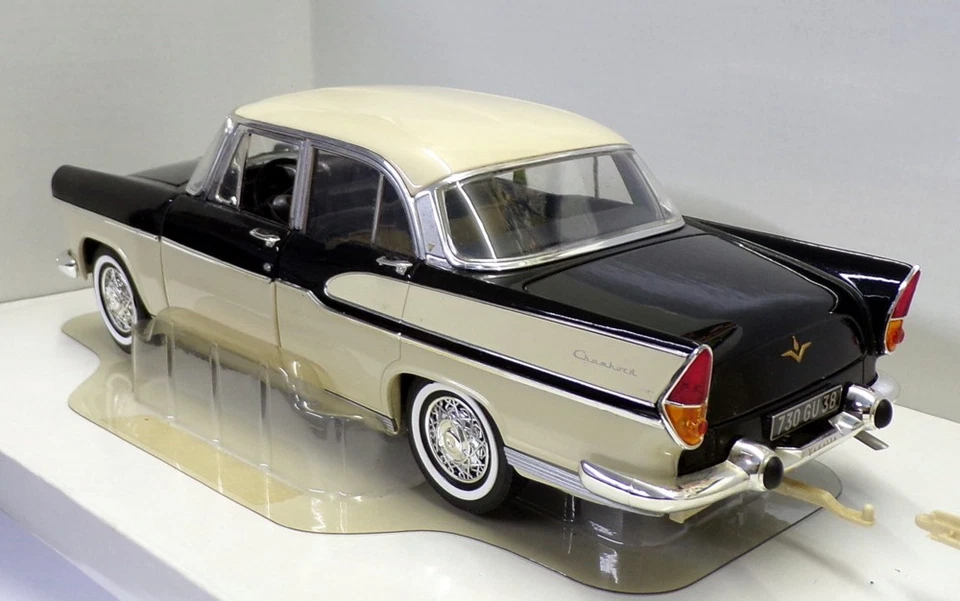 Norev 1/18 Scale 185724 - Simca Chambord & Caravan - Brown/Beige - Image 3 of 4