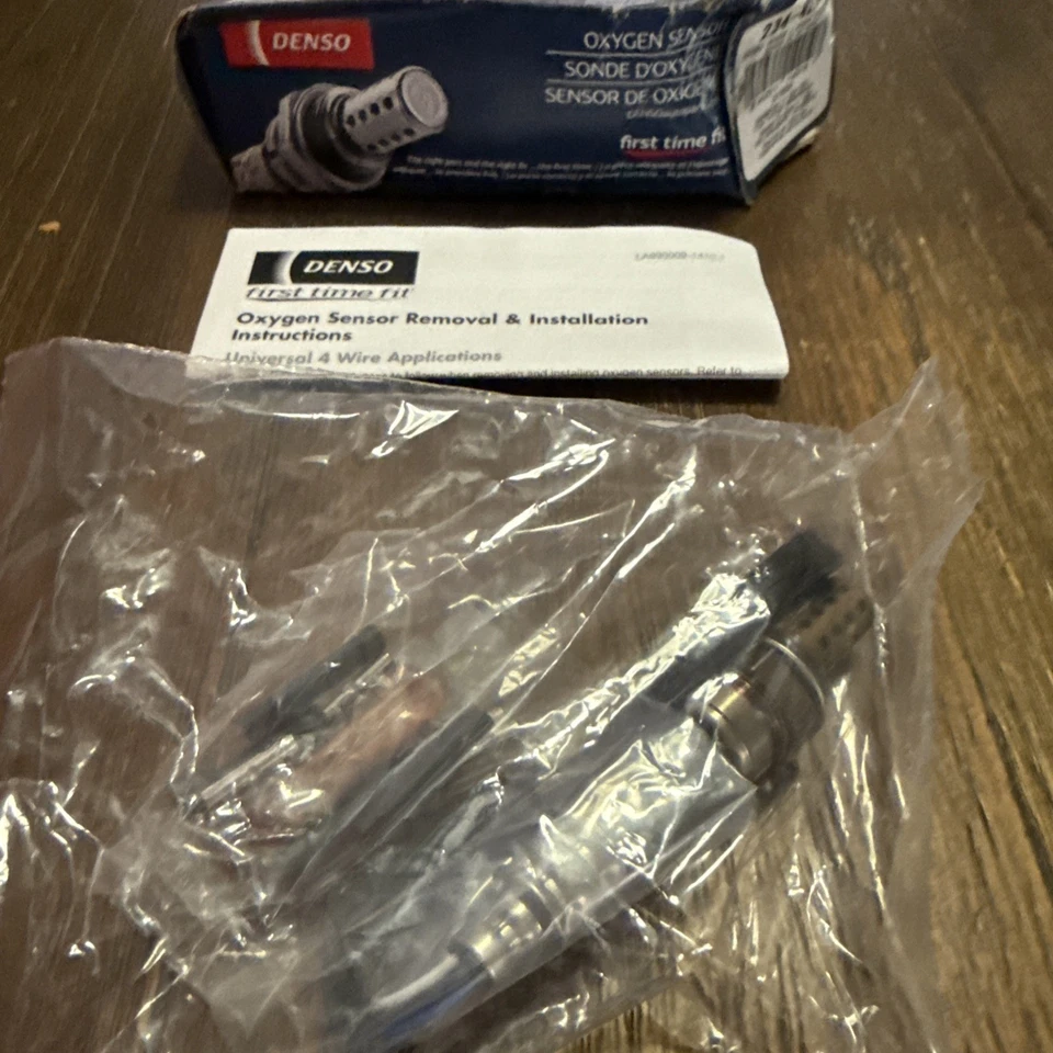 234-4210 Denso O2 Sensor de oxígeno conductor trasero lado izquierdo aguas abajo y aguas arriba Foto 2 de 4
