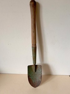 20" Vtg Trowel W/Measurements, Long Wood Handle
