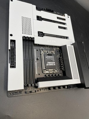 NZXT N7 Z790 ATX Gaming Motherboard Intel - White PC1723181