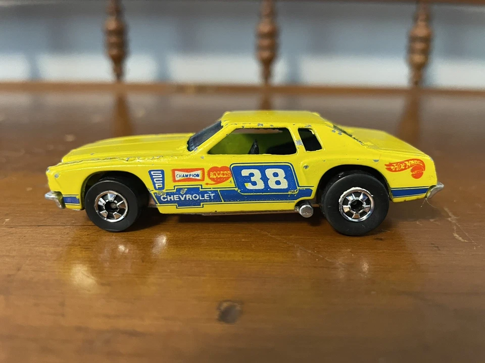 Hot Wheels Flying Colors Amarillo MONTE CARLO STOCKER Blackwalls Mattel 1974 Foto 3 de 4