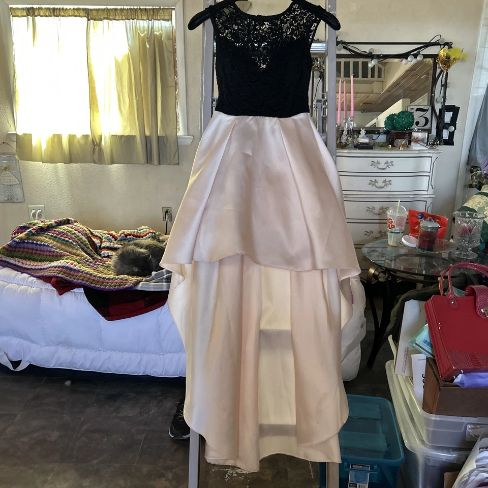 Vestido B. Darlin Encaje & Satán Negro/Melocotón Corto/Largo en la Espalda Talla 3/4 Foto 2 de 4