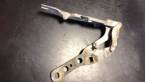 BMW E46 3er Motorhaubenscharniere Links 8200123