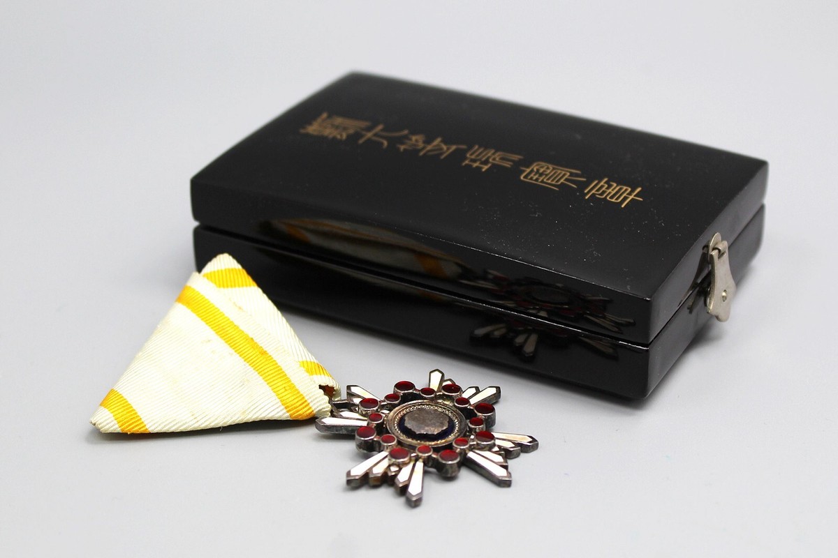 日本の文様 第6巻 金彩 限定800部／シリアルナンバー66入り Japanese 6th Sacred Treasure Medal in Case . NNJ312 | eBay